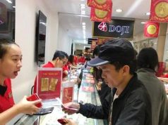 Giá vàng nhẫn đi xuống, tỷ giá USD tại các ngân hàng thương mại giảm 5 đồng